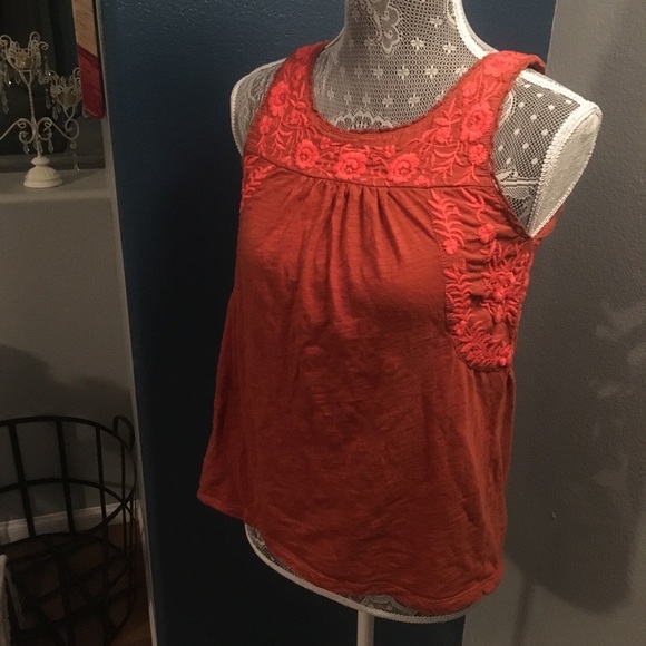 Lucky Brand Tops - Lucky Brand 60’s Style Embroidered Tank Size XS